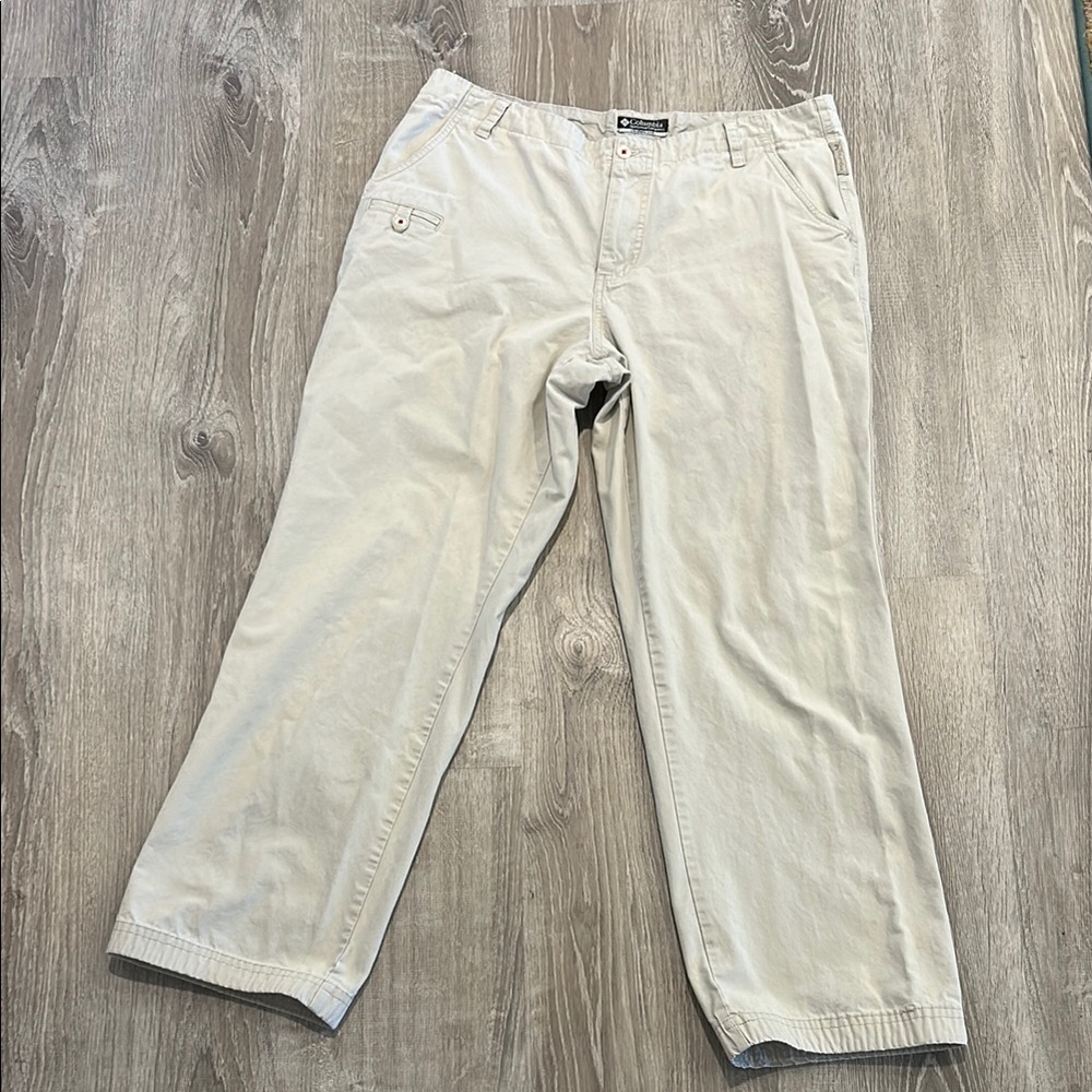 Columbia Women’s Tan Chinos Relaxed Fit